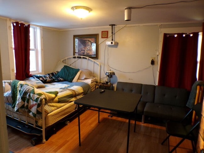 Building Photo - 74 N Main Ave