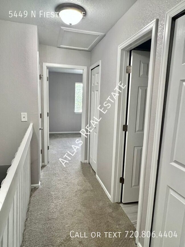 Foto del edificio - 5449 N Fiesta Lane