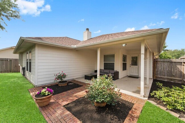 Building Photo - 28518 Lockeridge Farms Dr