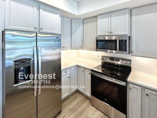 Foto del edificio - 12112 Calgary Lp