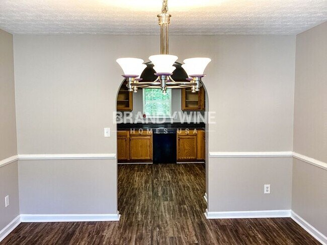Building Photo - Ideal and Homey 4BR! Apply today!