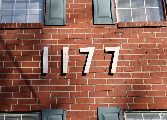 Foto del edificio - 1177 Joseph E Boone Blvd NW