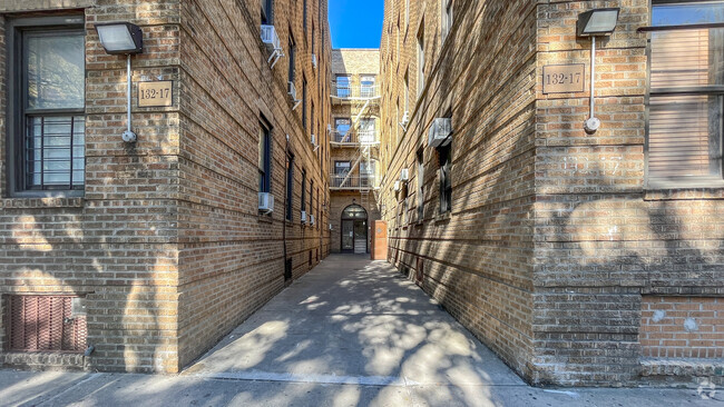 Building Photo - 13217 Maple Ave