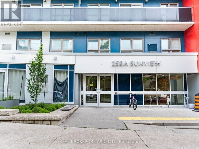 Photo du bâtiment - 258A-258A Sunview St