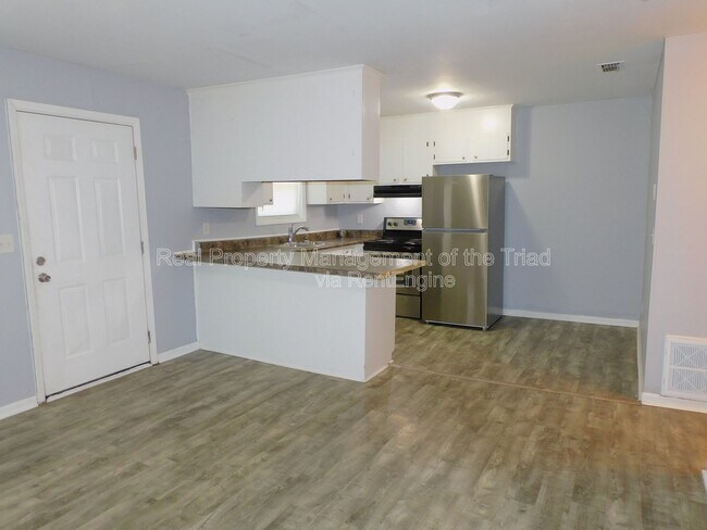 Foto del edificio - 2406 Markwood Ln SE