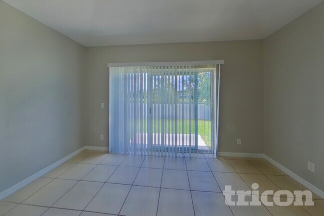 Foto del edificio - 3720 Briarwood Estates Cir