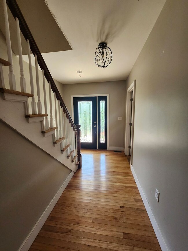 Building Photo - Oversized 3-Bedroom Duplex for Rent – $3,000/Month