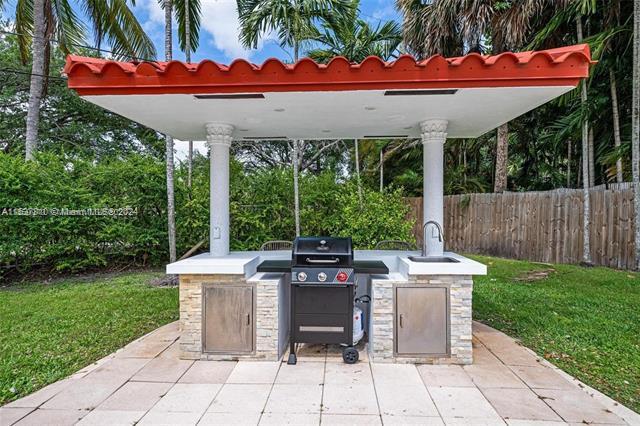 Foto del edificio - 10626 NE 10th Ct