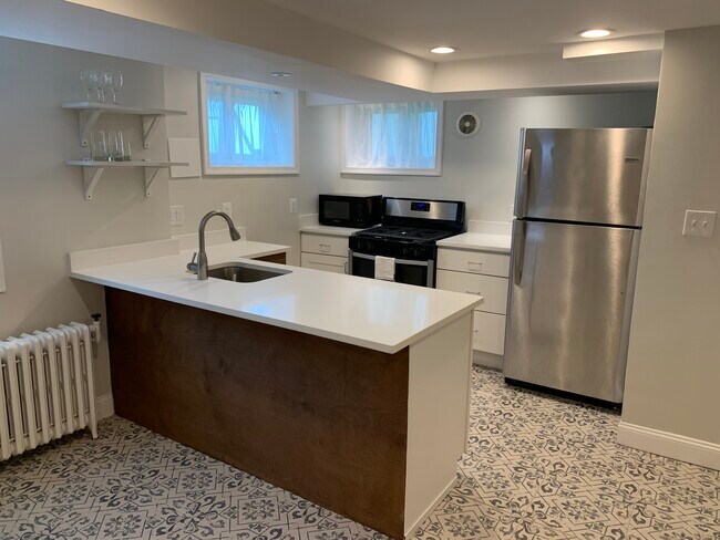 Foto del edificio - 1343 Somerset Pl NW