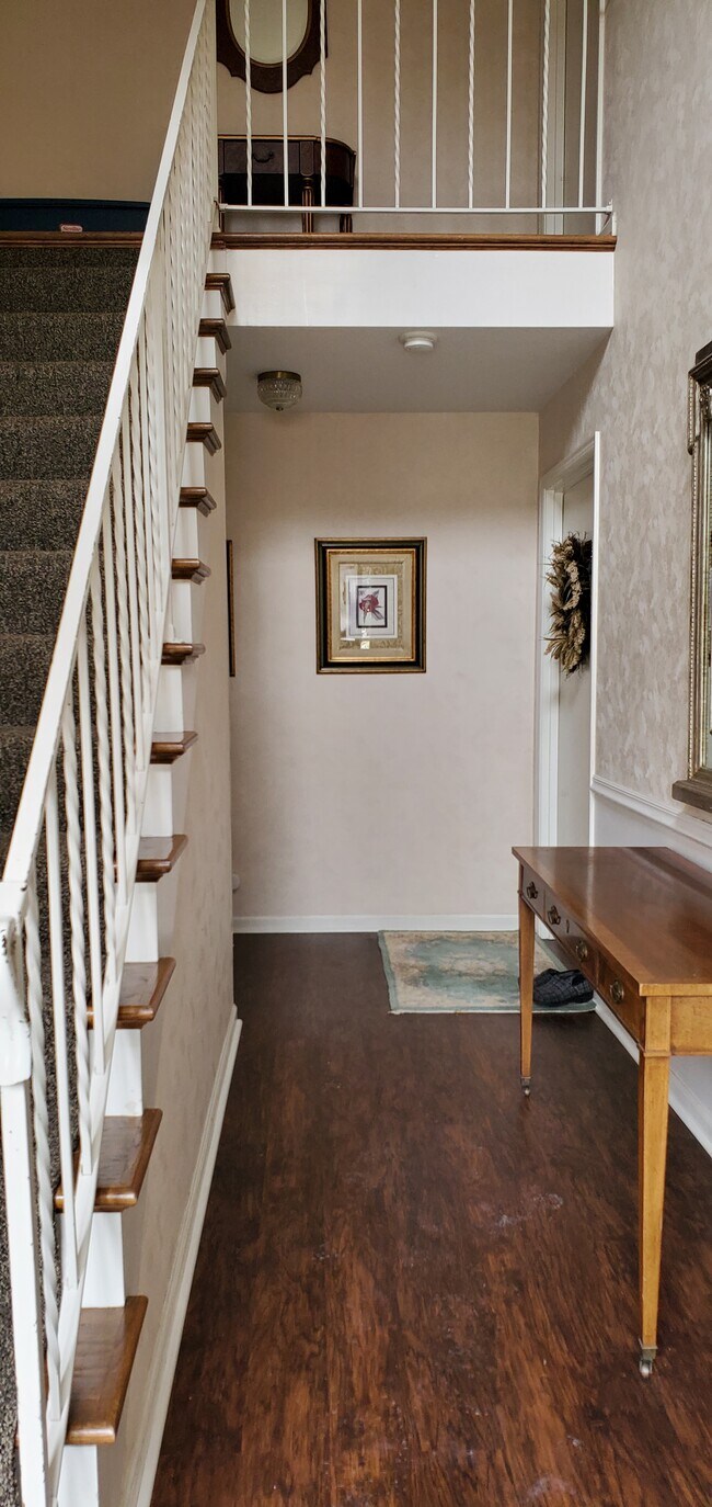 Building Photo - 6505 Deep Creek Dr