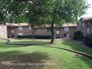 Building Photo - 705 W Putman St
