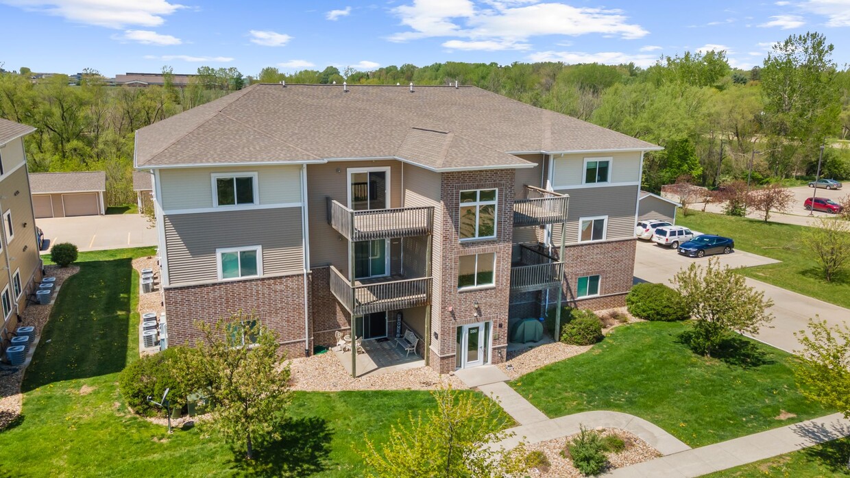 Foto principal - Cedar Hills Apartments