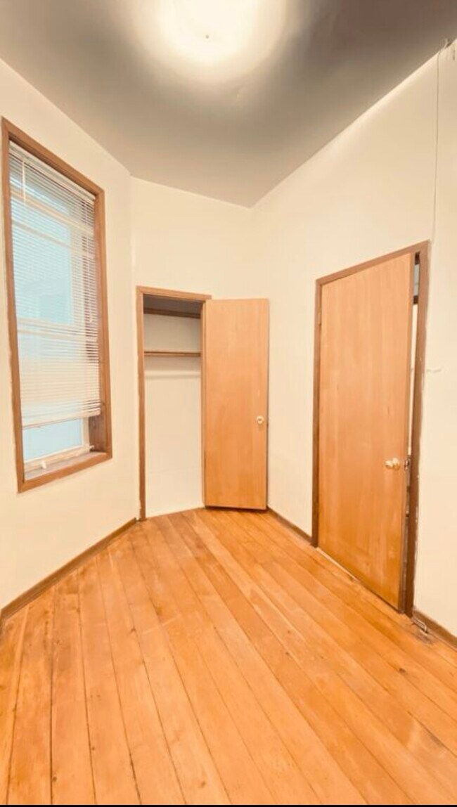 Foto del edificio - 725 N Ada St