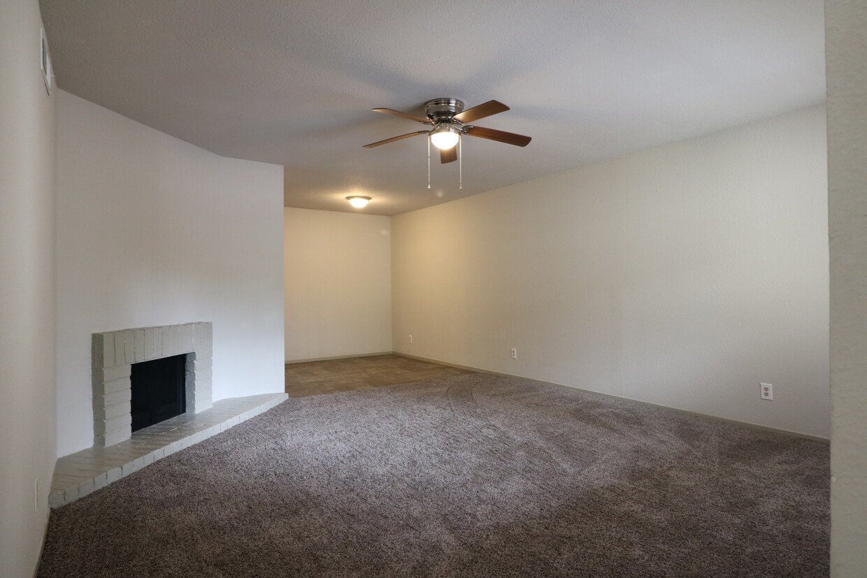 Primary Photo - 6200 W Tidwell Rd