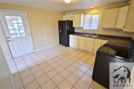 Building Photo - Sensational 4 Bedroom West Valley Home