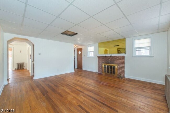 Building Photo - 123 Delavan Ave