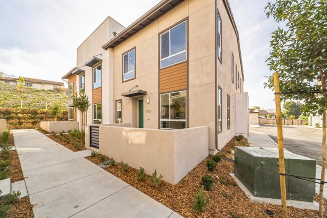 Building Photo - 970 River Trl