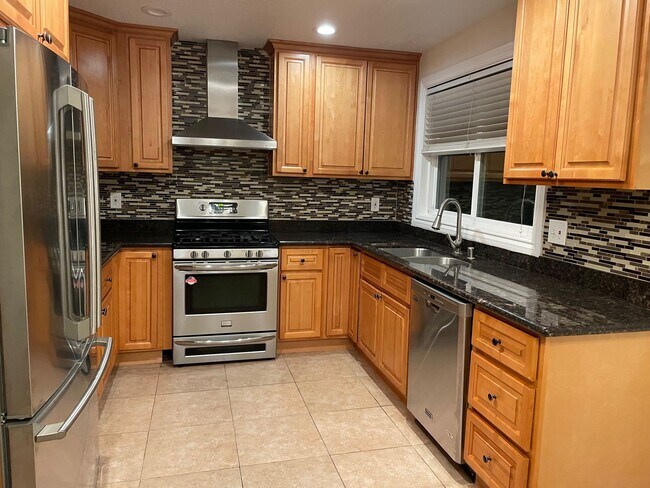 Building Photo - 1825 Stokes St