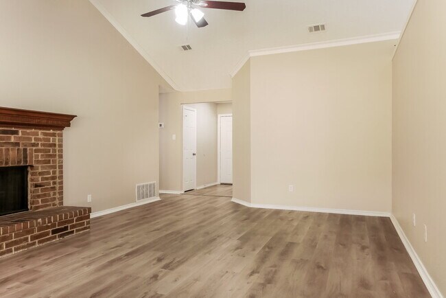 Building Photo - 117 Brockway Dr