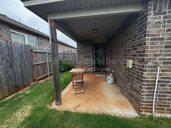 Foto del edificio - 9904 Jackrabbit Rd