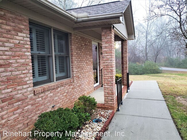 Building Photo - 2 br, 2 bath House - 3170 Devonshire Drive