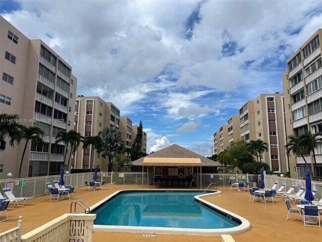 Foto del edificio - 501 NE 14th Ave