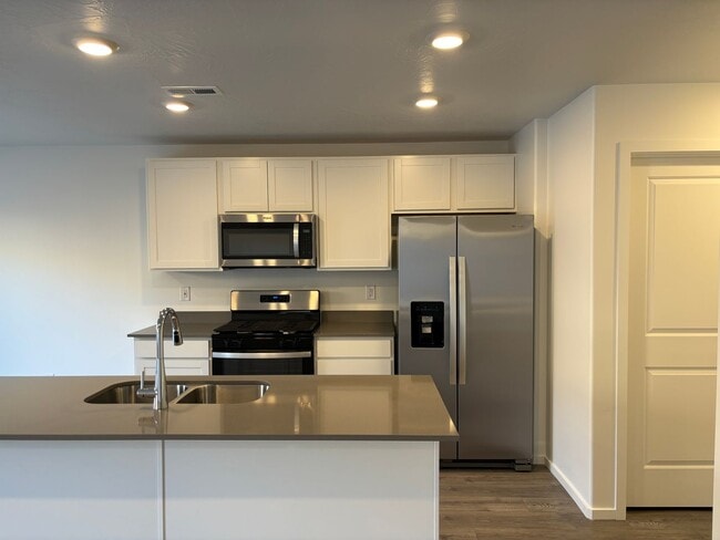Building Photo - Brand New DR. HORTON Townhome in Long Vall...