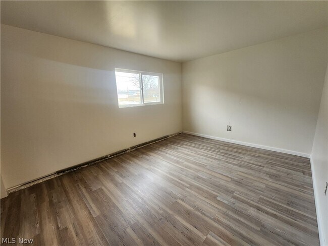 Foto del edificio - 26680 Tungsten Rd