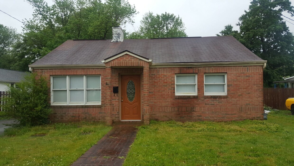 Foto principal - 3 bedroom, 2 bath single family home in Ab...