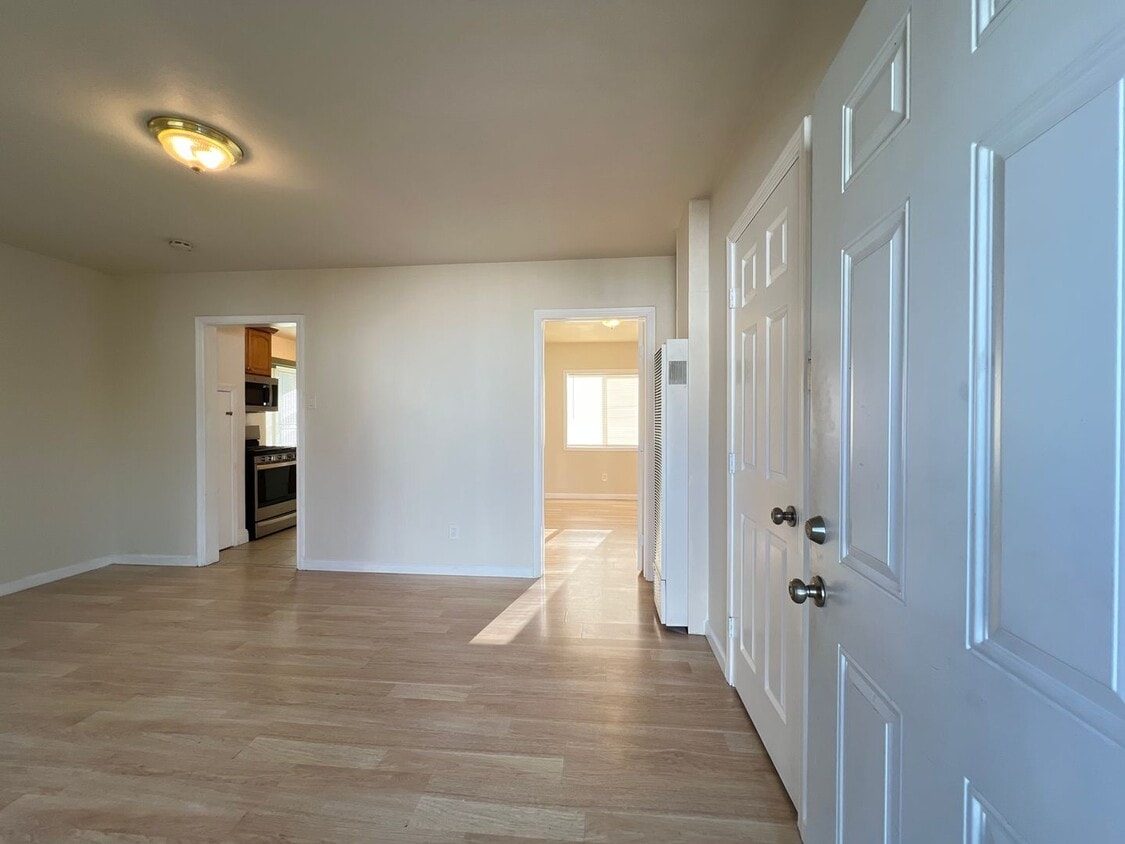 Primary Photo - 1st Month's Rent is FREE!!! Conveniently Located Newly Remodeled 1 Bed/ 1 Bath Duplex for Rent In...