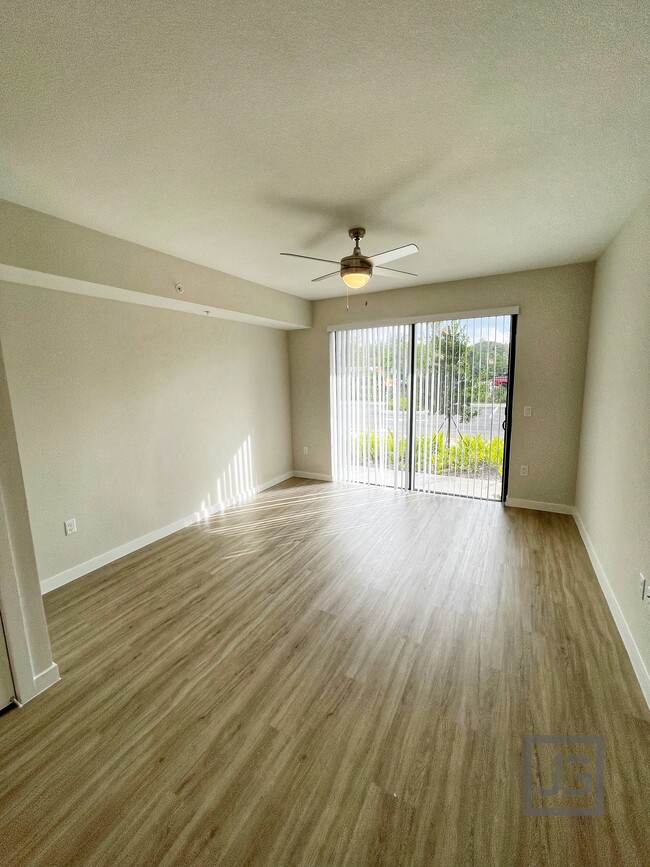 Living Room - 7108 Woodmont Ave