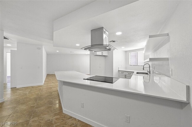 Foto del edificio - 2080 Karen Ave