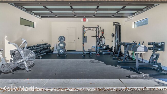 Foto del edificio - 4 br, 4.5 bath House - 4216 E Hazelwood St