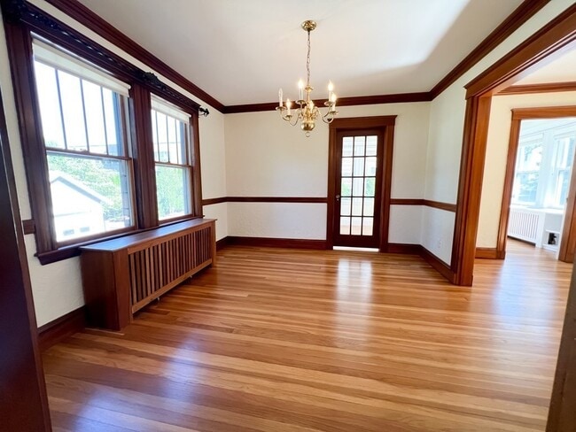 Building Photo - 15 Ledyard St