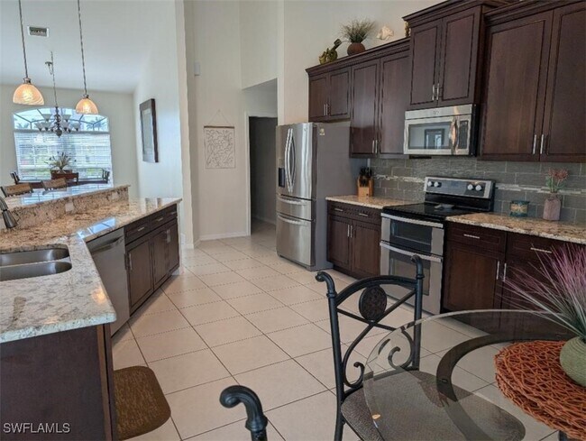 Foto del edificio - 5008 SW 9th Pl