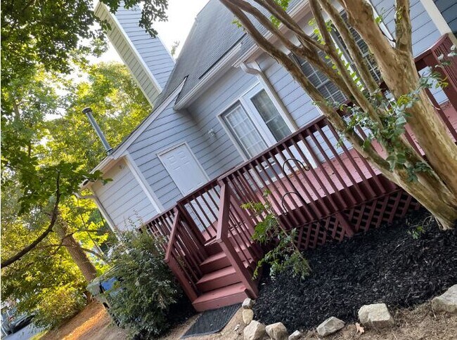 Building Photo - 2800 Bedfordshire Ct