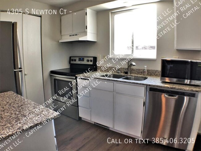 Building Photo - 4305 S Newton Ct