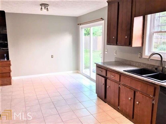 Building Photo - 3759 Westchase Dr