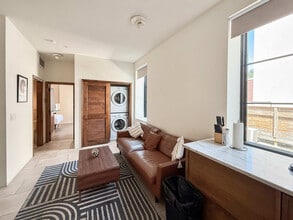 Building Photo - 309-11 South St