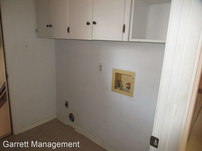 Foto del edificio - 3 br, 2 bath House - 12 Caprice Ln
