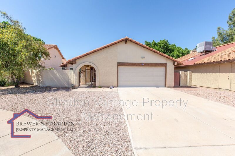 Primary Photo - 2318 W Lompoc Cir