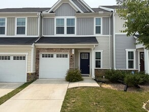 Building Photo - 121 Capeside Ct