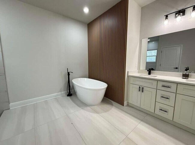 Foto del edificio - 3383 Loveland Blvd