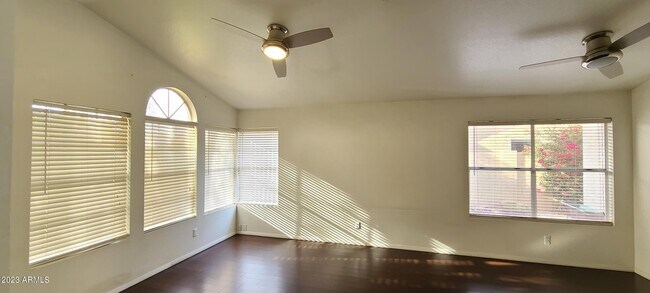 Building Photo - 675 S Vine St