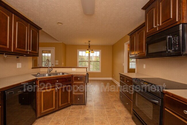 Foto del edificio - 182 Lee Rd 2180