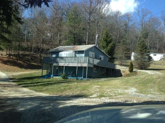 - 6 Twin Oaks Dr