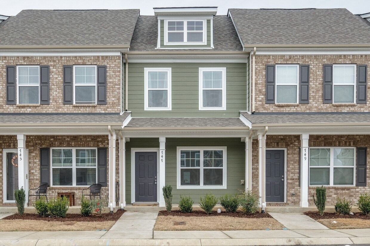 Foto principal - 747 Bradburn Village Way