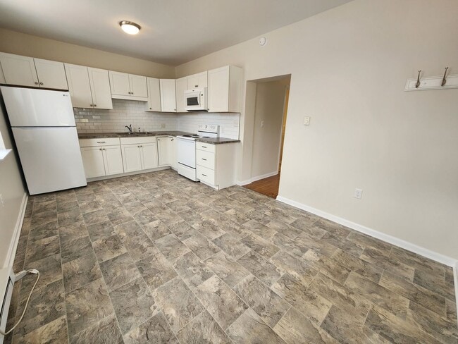 Building Photo - 5176-5178 Greenvillage Road