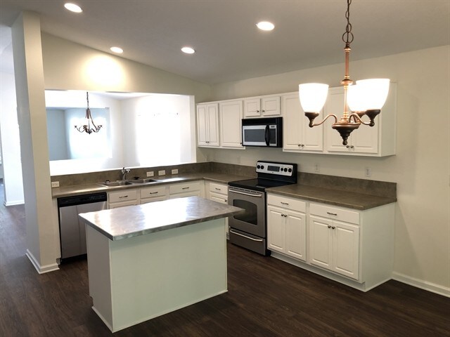 Foto del edificio - 76083 Deerwood Dr