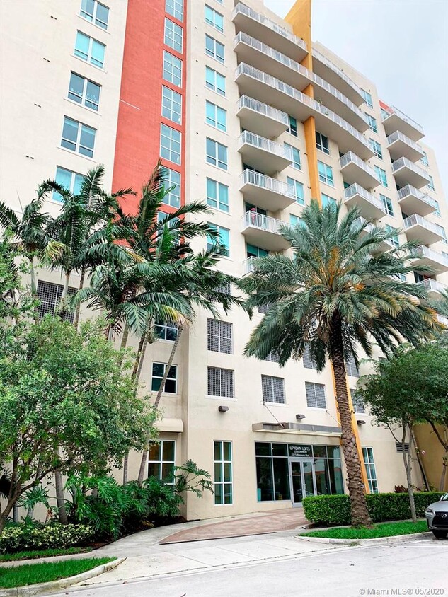 Primary Photo - 2275 Biscayne Blvd Blvd